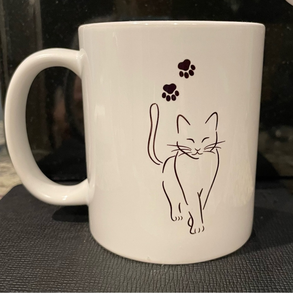 NWT Cat Paw Print Ceramic Mug